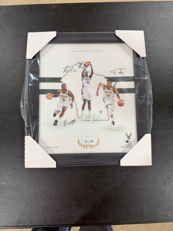 Milwaukee Bucks Limited edition framed photo