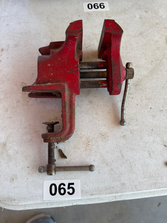 Table top vise