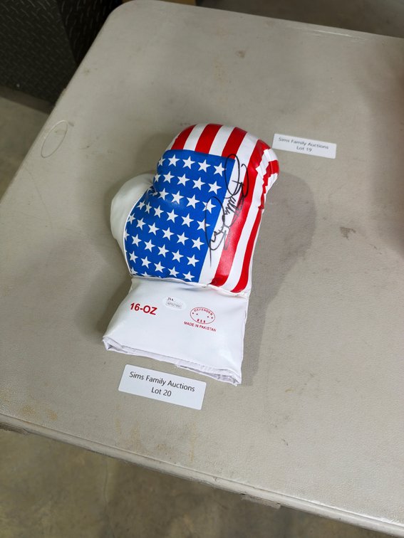 Butter Bean auto boxing glove