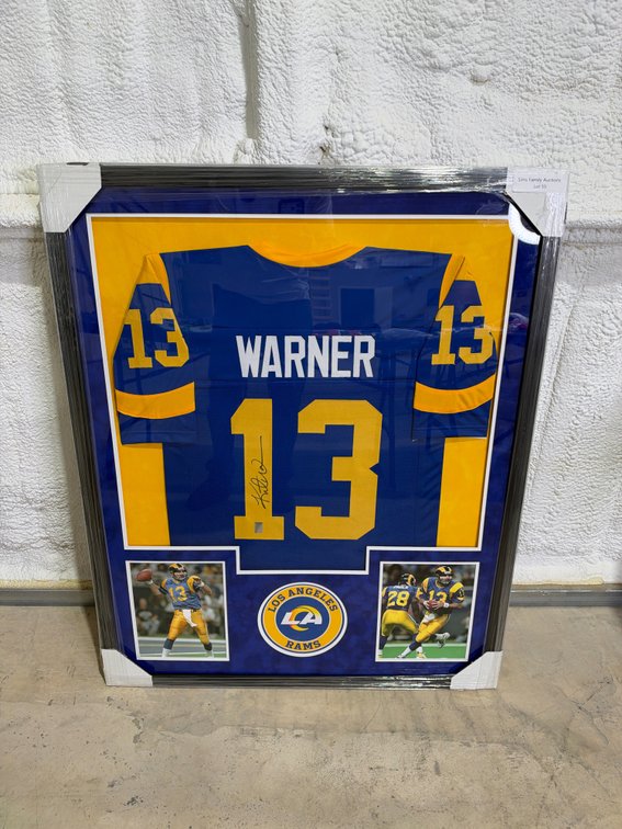 Framed Kurt Warner auto jersey-Rams