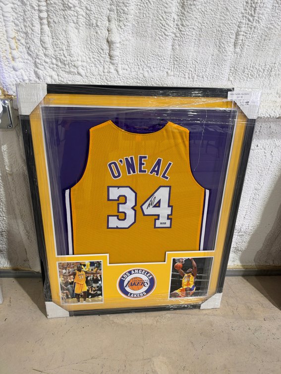 Framed Shaquille O'Neal auto jersey-Lakers