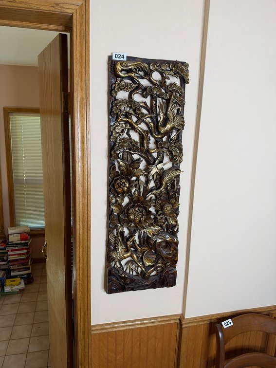 Long hanging wall decor