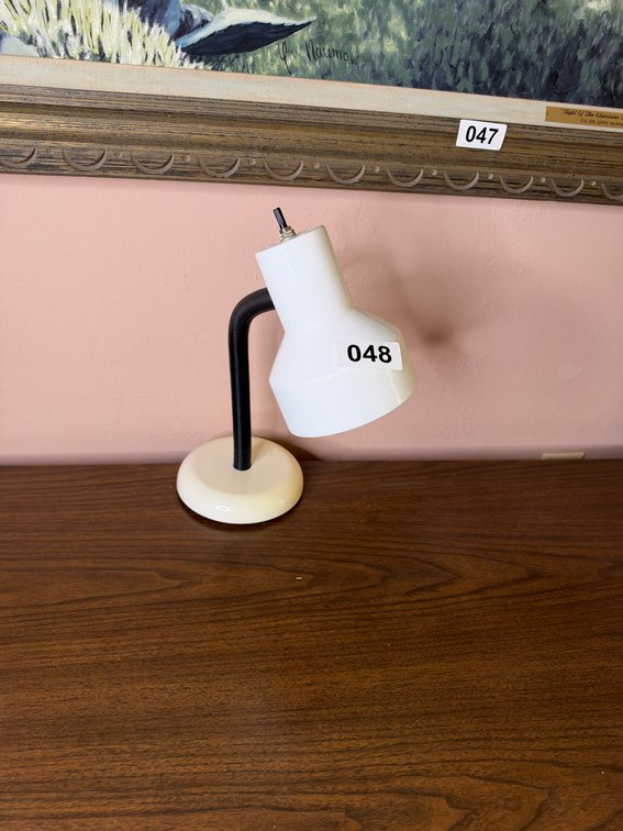 Desk lamp