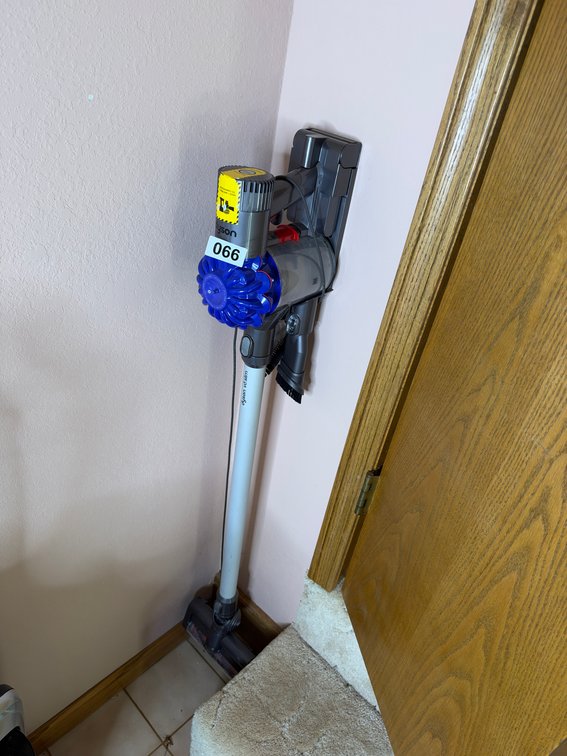 Dyson v6 slim vacuum