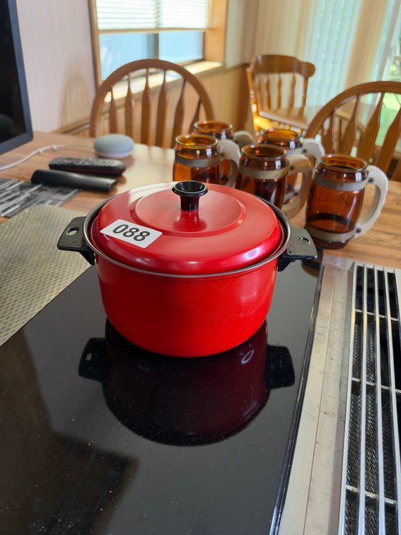 Red pot