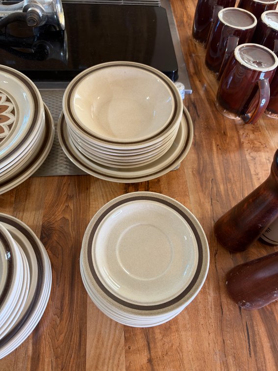 17 piece USA stamped dish set