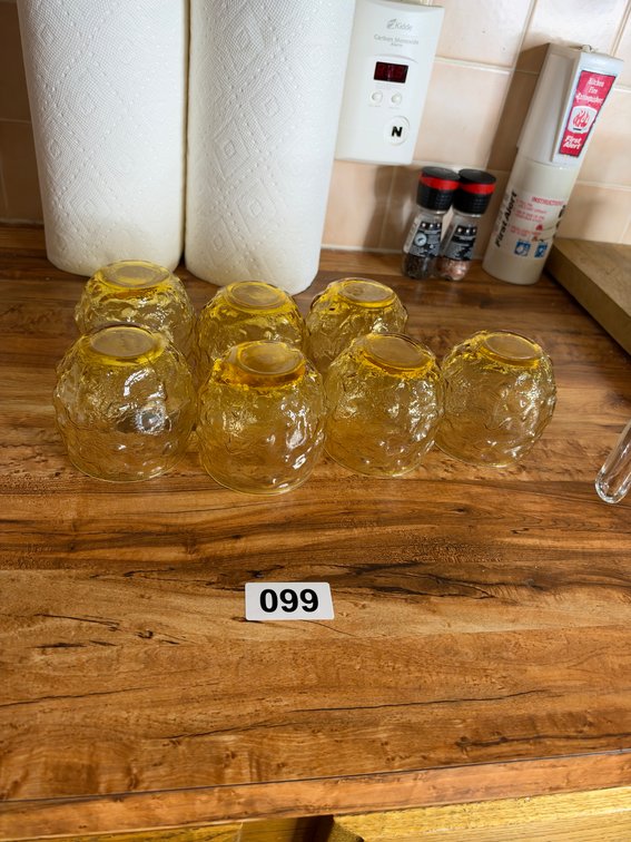 7 piece yellow drinking cups