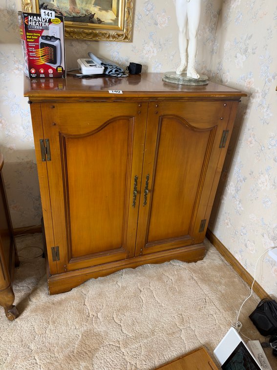 Wooden dresser cabinet