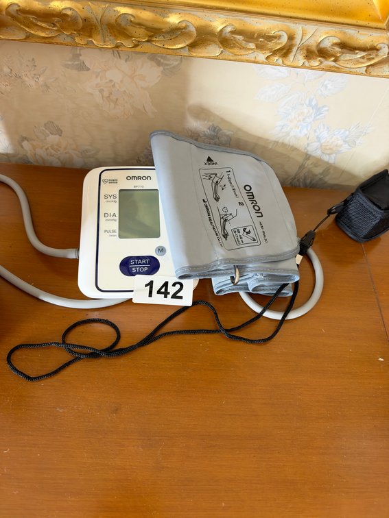 Blood pressure cuff