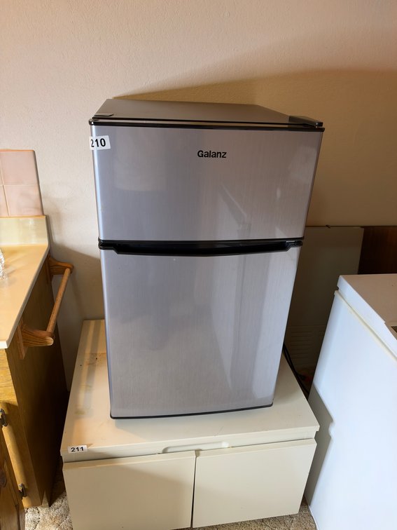 Galanz mini refrigerator
