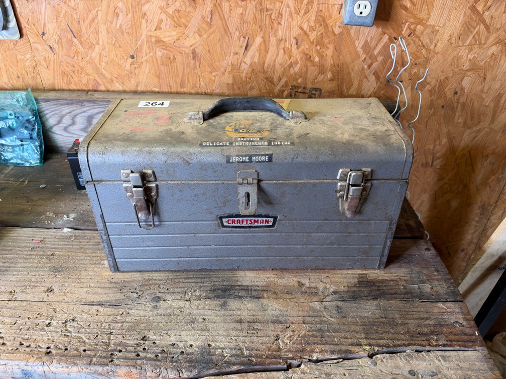 Craftsman metal toolbox