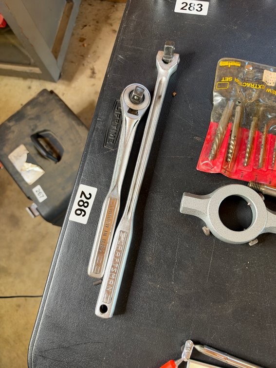 Craftsman 1/2 inch breaker bar and ratchet