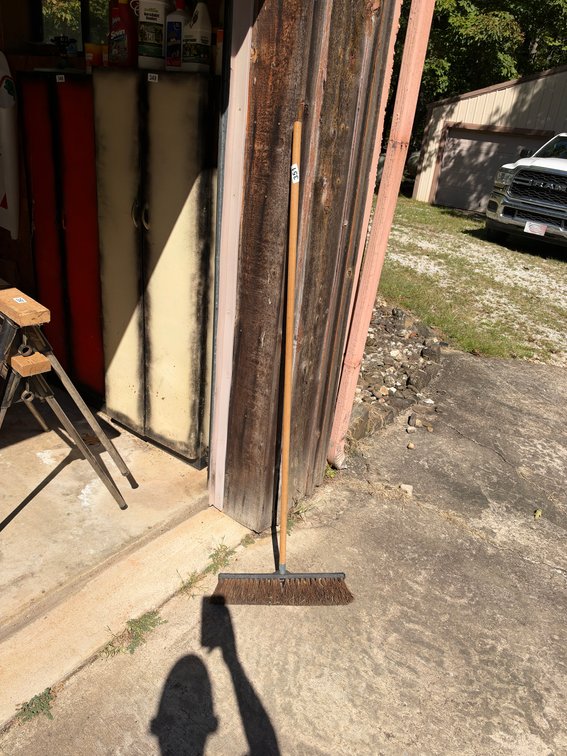 Push broom