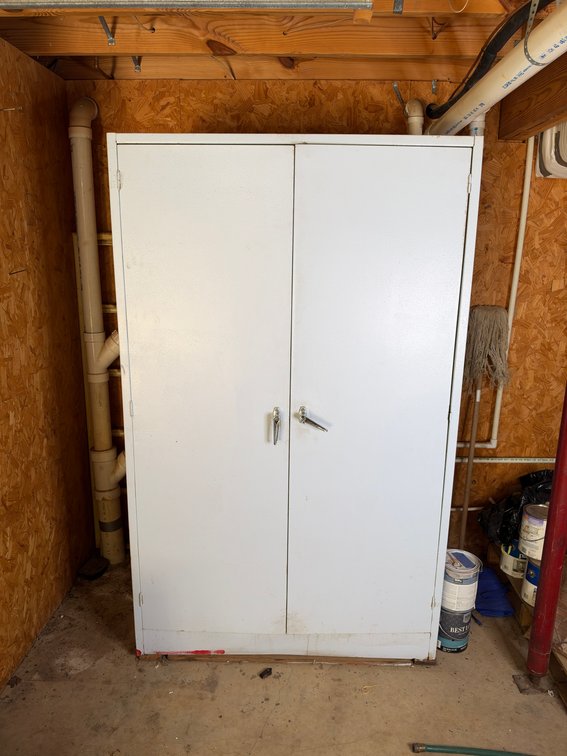 Metal cabinet