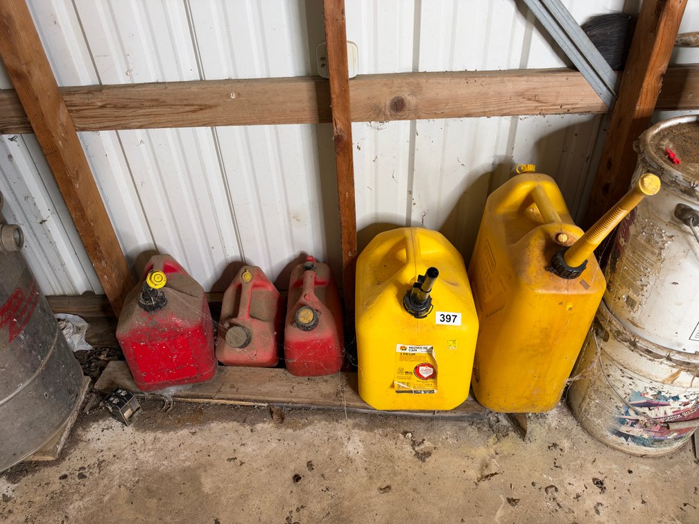 5 gas cans