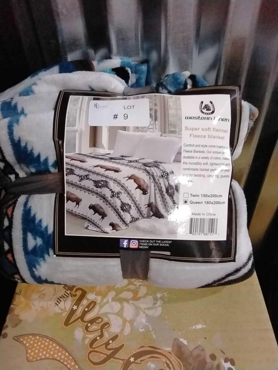 Queen Buffalo Roam Blanket