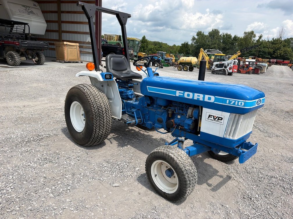 FORD 1711 TRACTOR