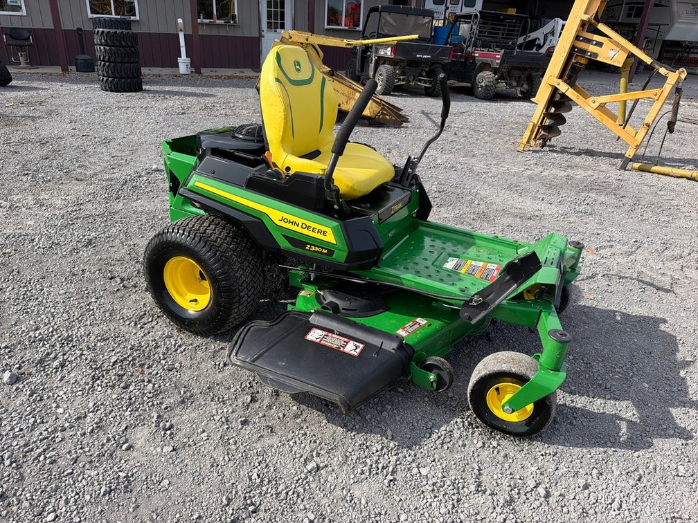 JOHN DEERE Z330M ZERO TURN