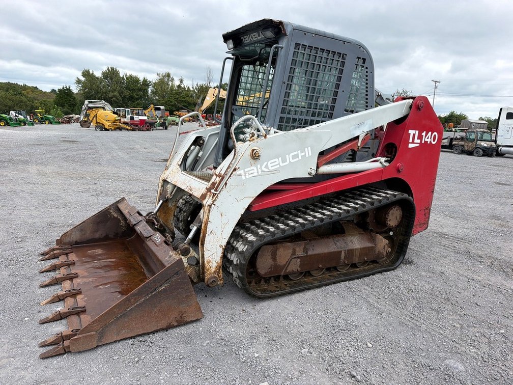 TAKEUCHI TL140 SKIDSTEER