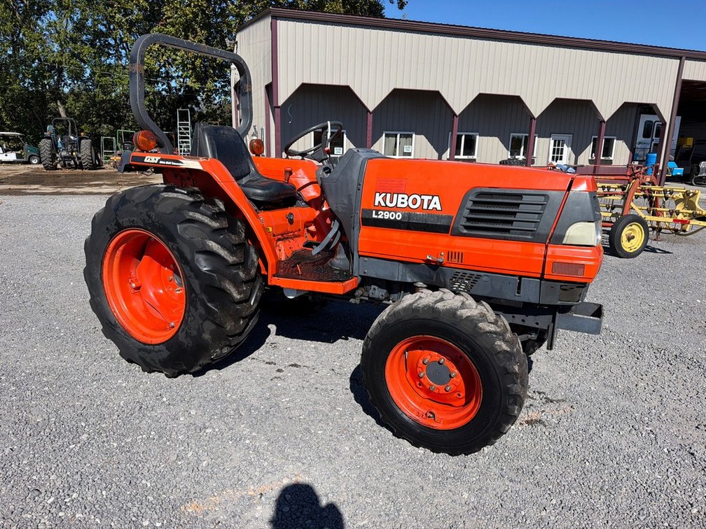 KUBOTA L2900 TRACTOR