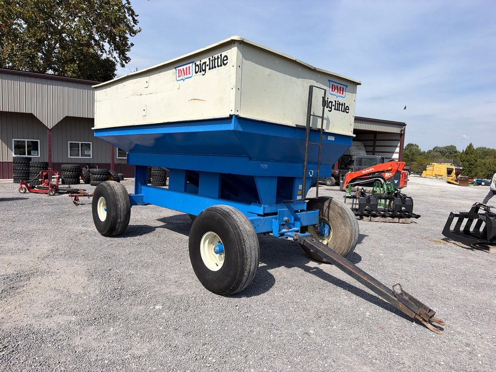DMI D390 GRAVITY WAGON