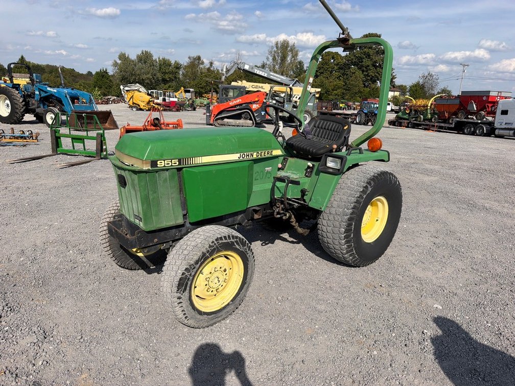 JOHN DEERE 955 TRACTOR