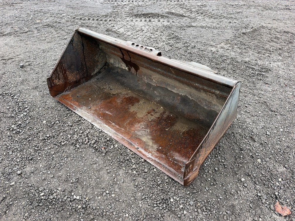 5' USED SKIDSTEER BUCKET