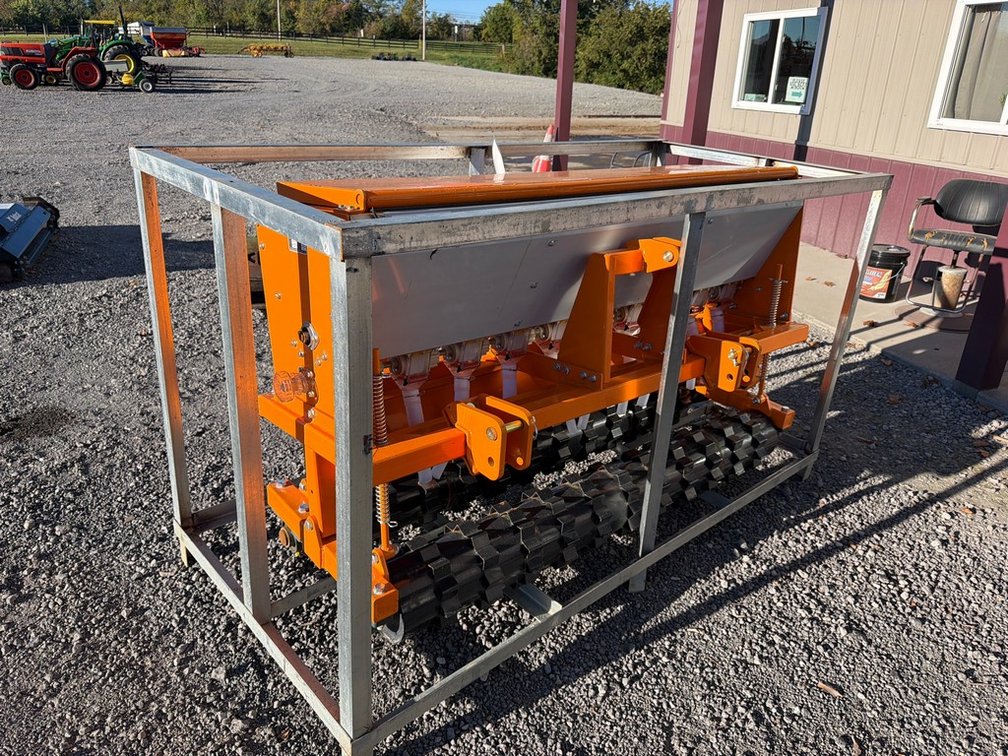 LANDHONOR NO TILL SEED DRILL