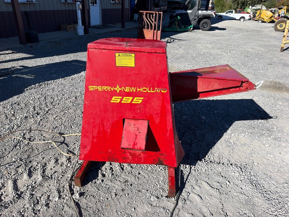 NEW HOLLAND 595 TOBACCO STRIPPER