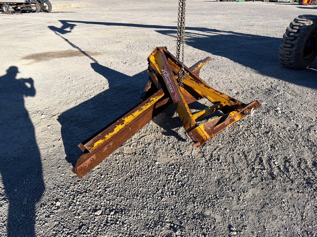 KEWANEE 8' GRADER BLADE