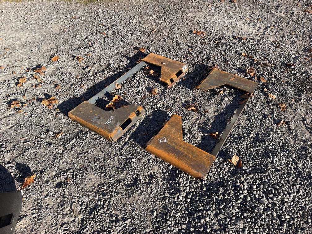 2) SS OPEN FACE WELD ON PLATES