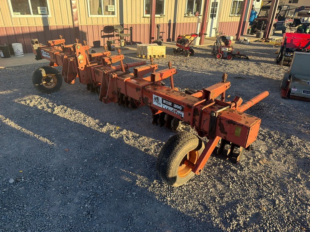 BUSHHOG 4 ROW CULTIVATOR