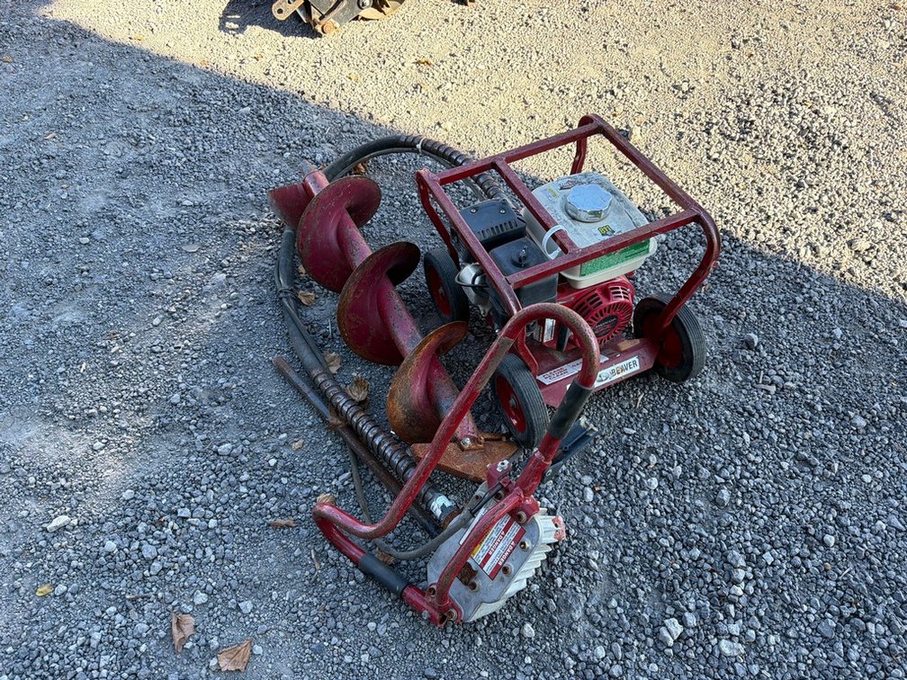 LITTLE BEAVER PORTABLE POSTHOLE DIGGER