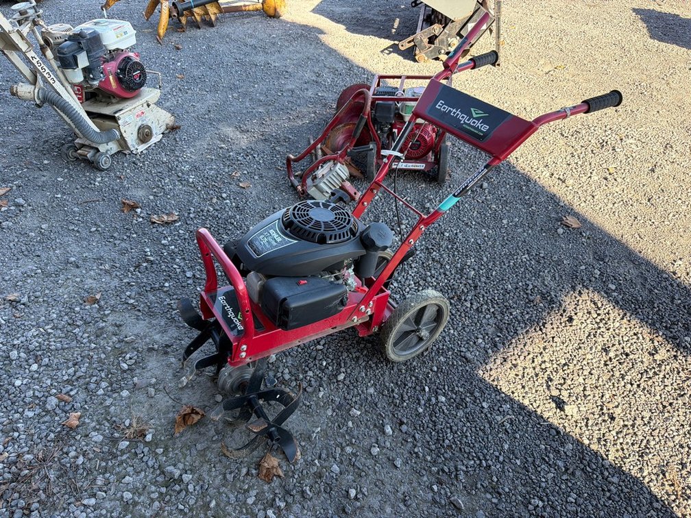 EARTHQUAKE BADGER ROTOTILLER