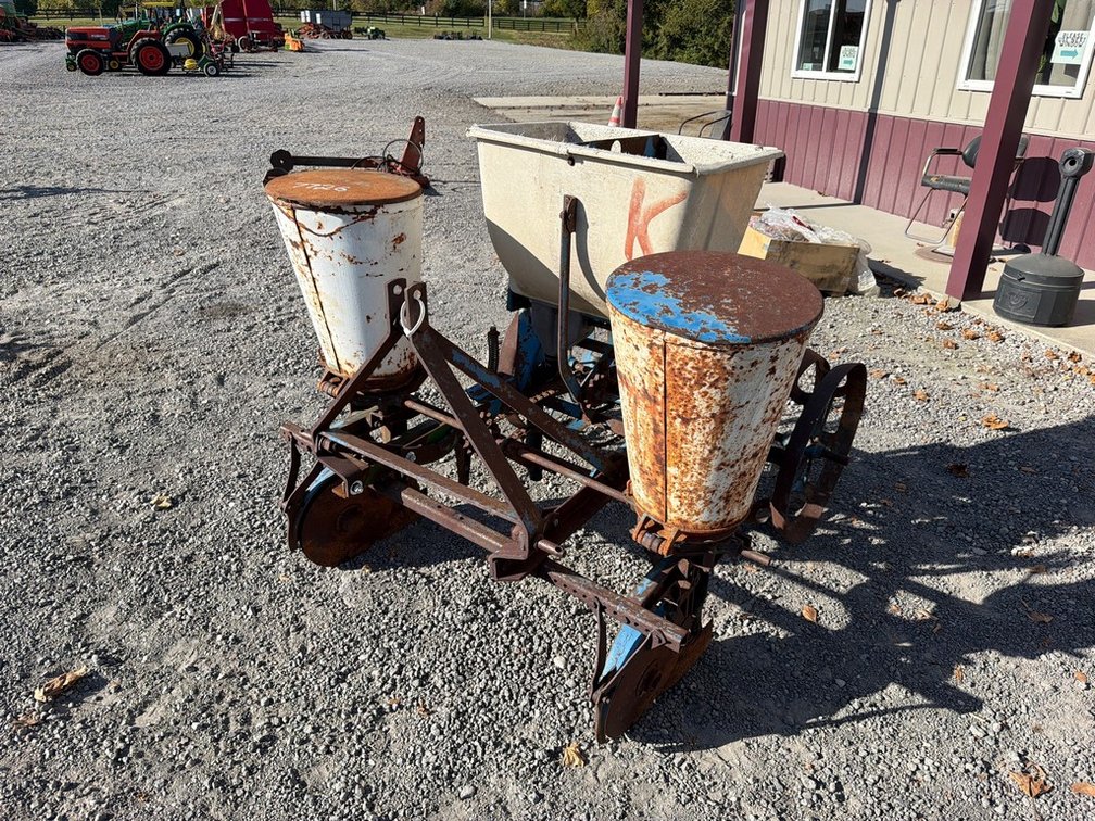 FORD 309 2 ROW PLANTER
