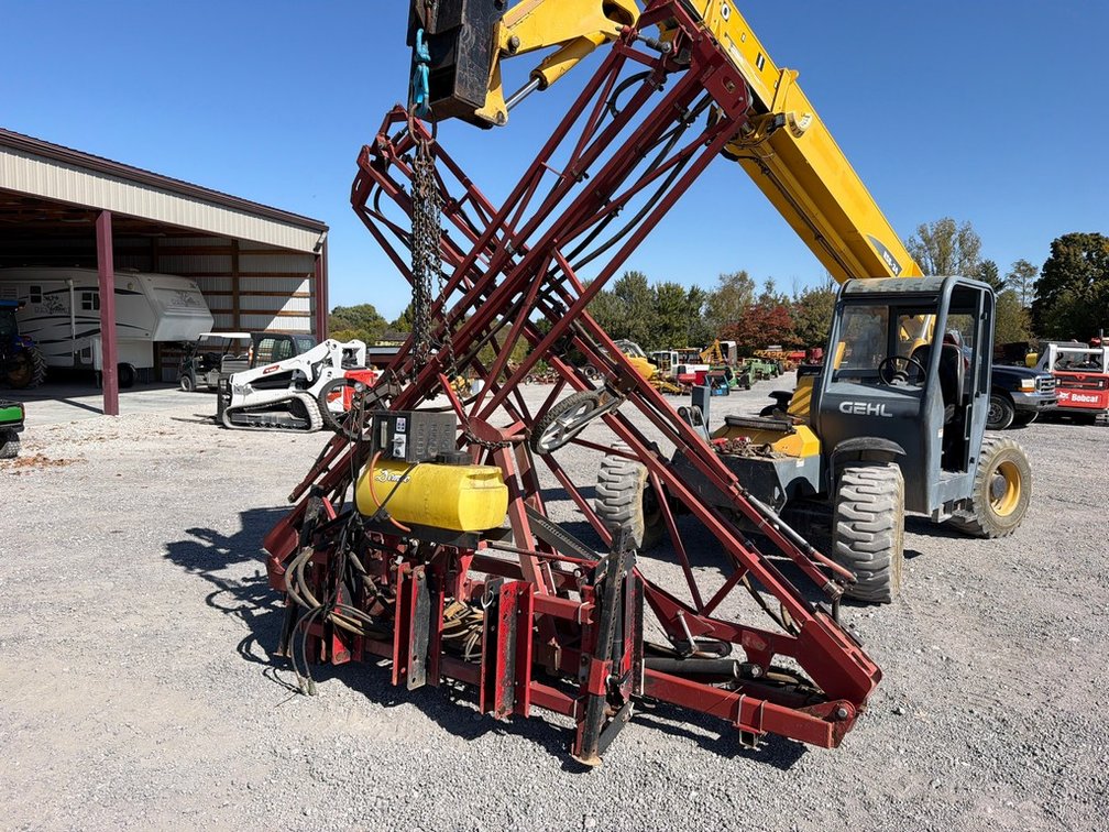 DEMCO HYD FOLD 60' SPRAY BOOMS