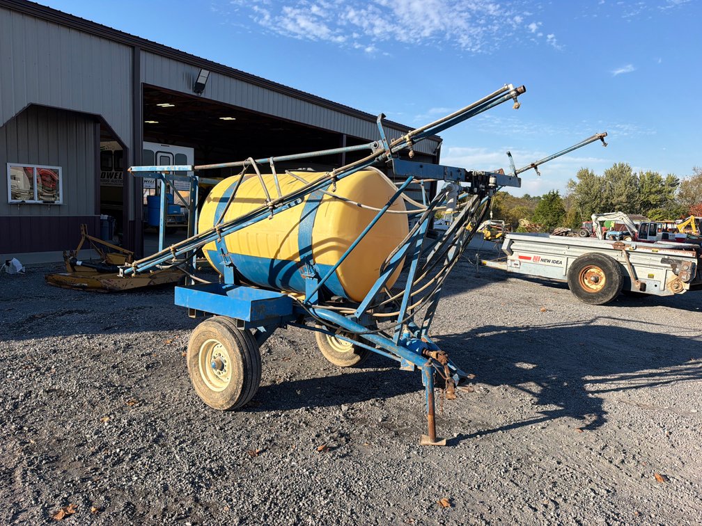 BLUE 400GAL SPRAYER