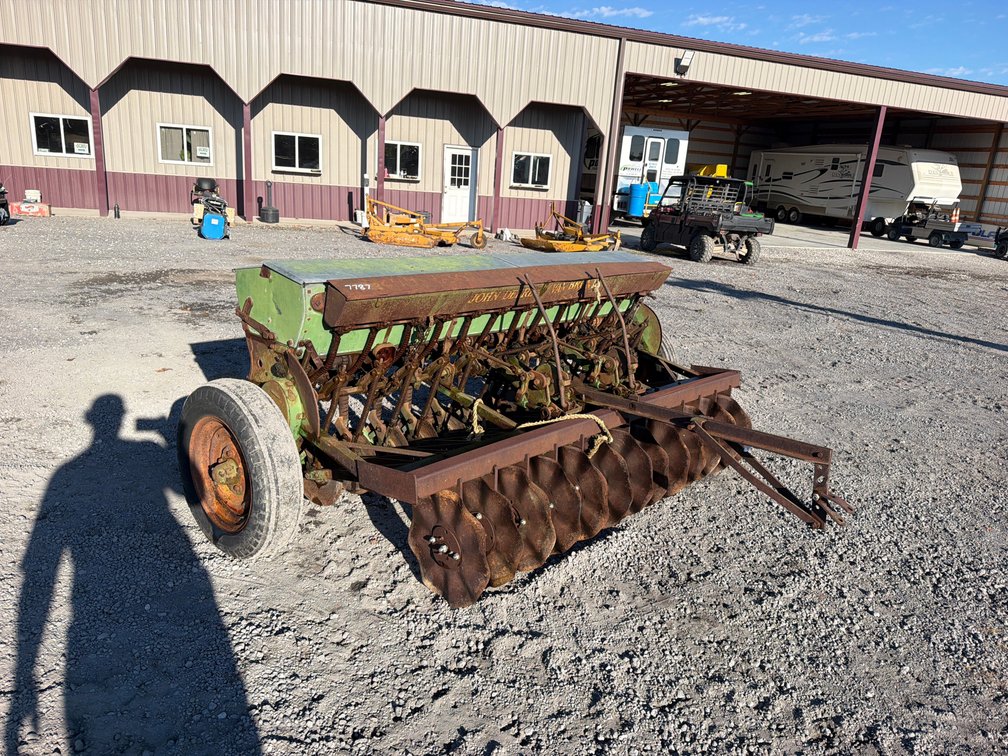 8’ JOHN DEERE VAN BRUNT GRAIN DRILL
