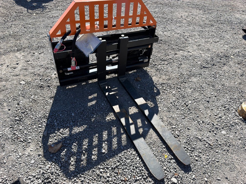WOLVERINE 48” HYD PALLET FORKS