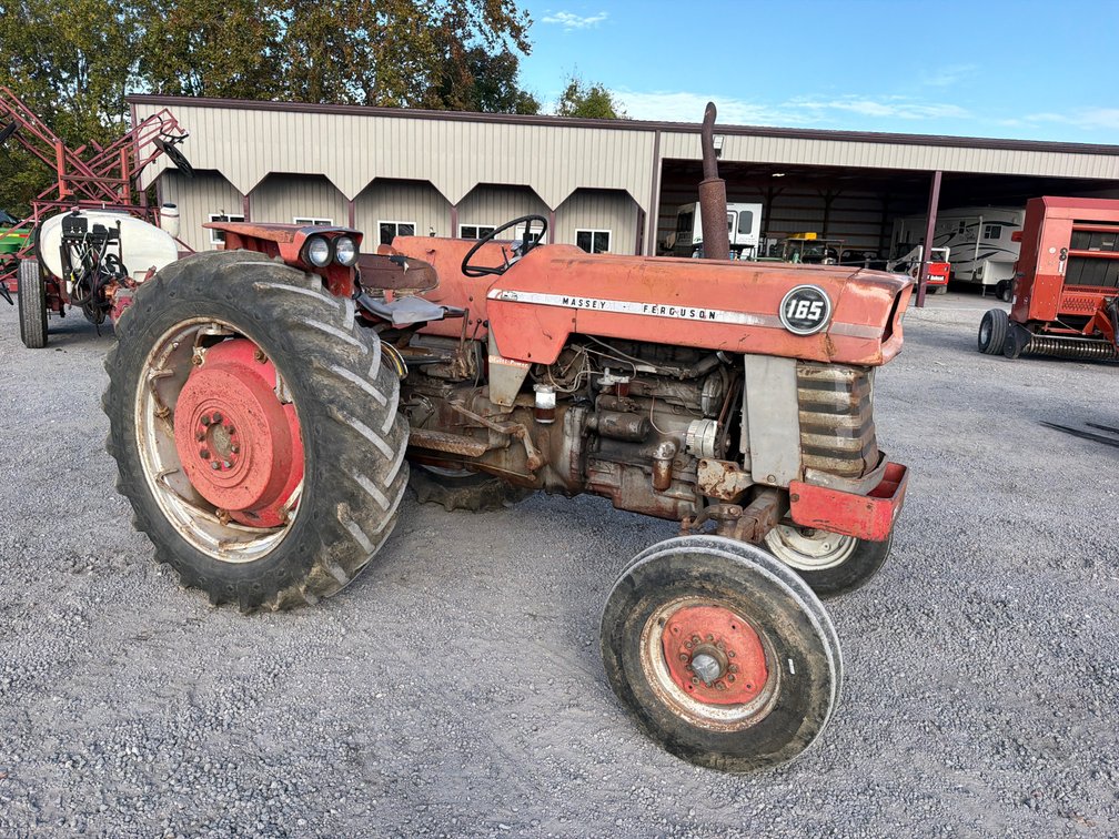 MASSEY FERGUSON 165 TRACTOR