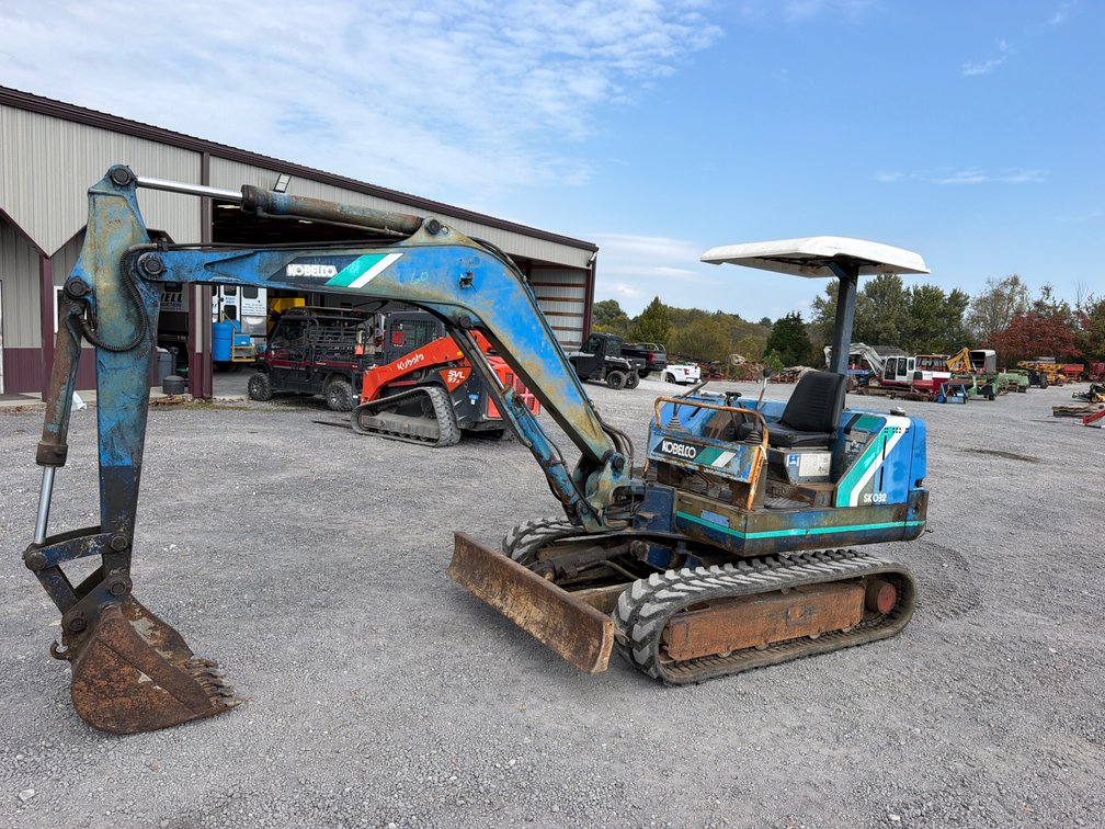 KOBELCO SKO32 MINI EXCAVATOR