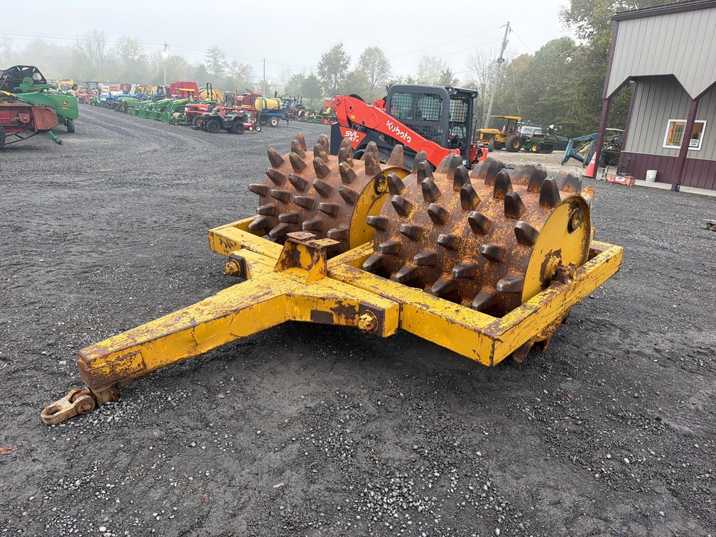 9’ PULL TYPE SHEEPSFOOT ROLLER