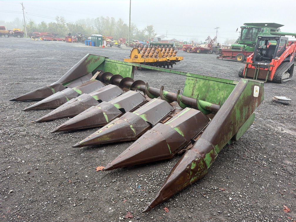JOHN DEERE 643 CORN HEAD