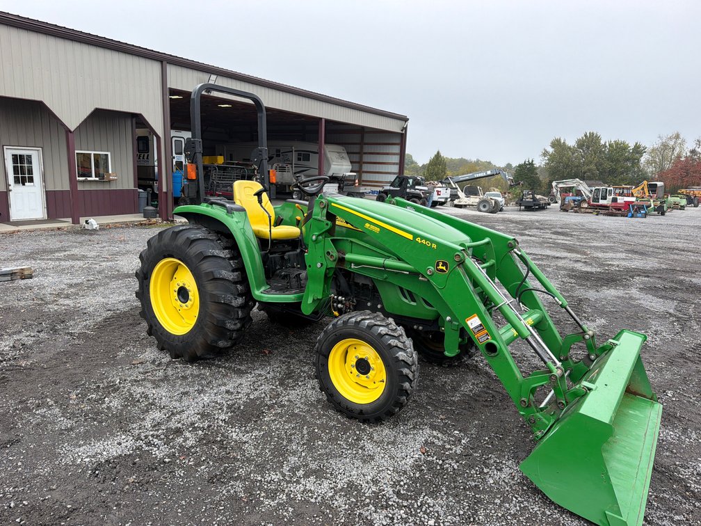 JOHN DEERE 4720 TRACTOR W/LOADER