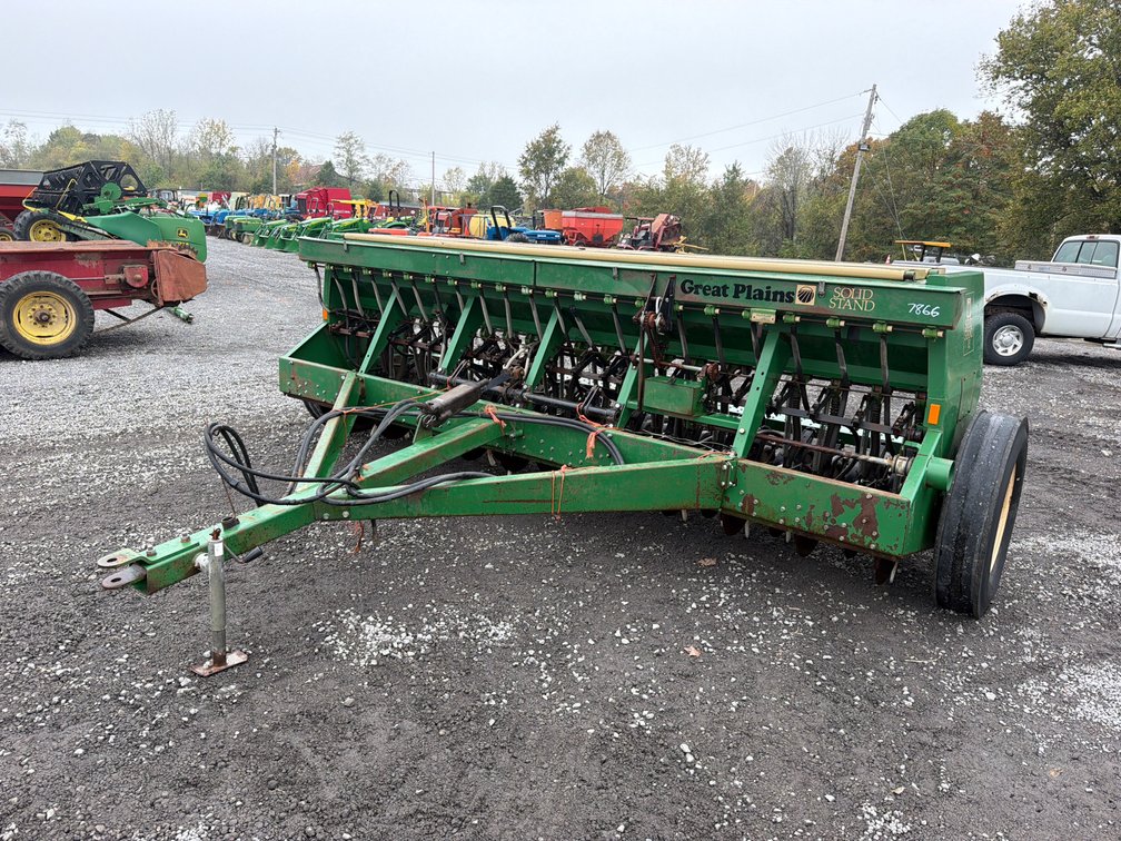 1986 GREAT PLAINS SOLID STAND 13 DRILL