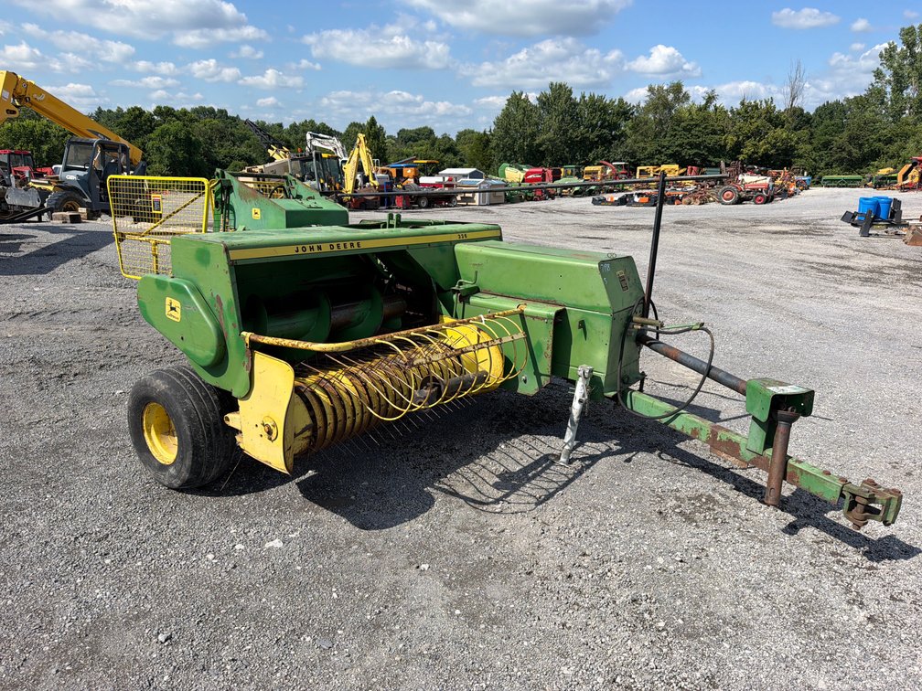 JOHN DEERE 336 SQ BALER