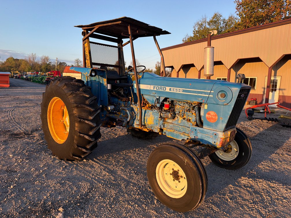 FORD 5600 TRACTOR