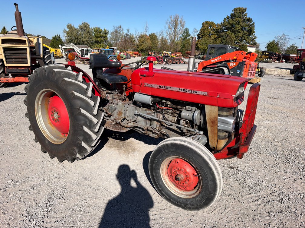 MASSEY FERGUSON 135 TRACTOR