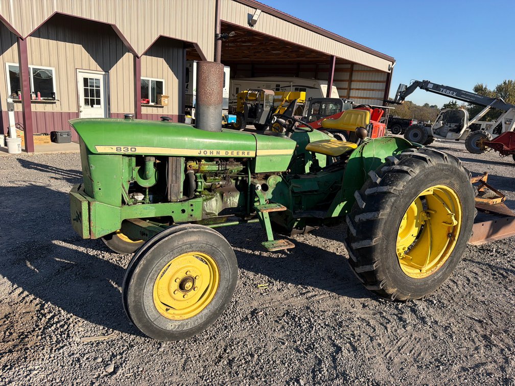 JOHN DEERE 830 TRACTOR