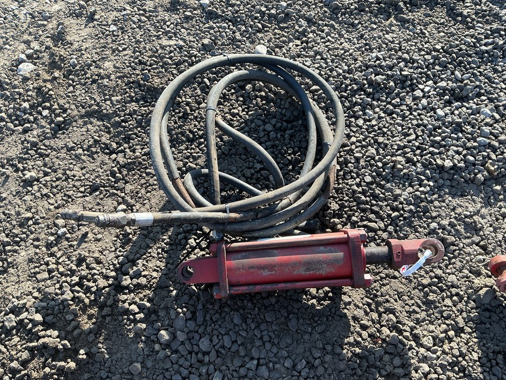 RED HYD CYLINDER